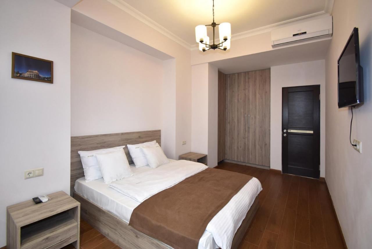 Luxury Apartment Just Near Republic Square #7 Yerevan Bagian luar foto