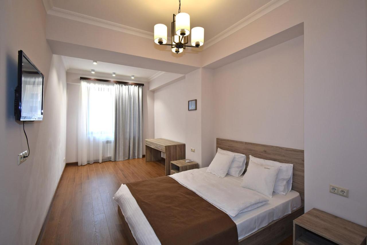 Luxury Apartment Just Near Republic Square #7 Yerevan Bagian luar foto